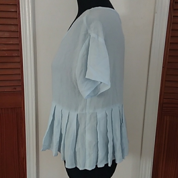 🏵NEW! BELLA LUXX BABY BLUE TOP WITH PLEATS MEDIUM - Picture 5 of 6